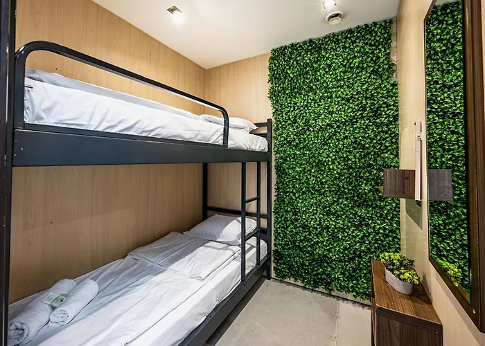 Heart Of The Hostel Warna